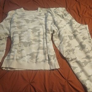 Aerie Camo Lounge Set in Cream and Gray